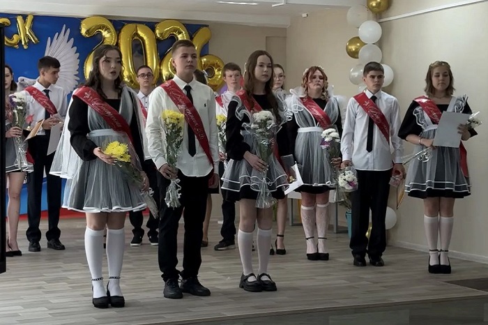 Среди почетных гостей на «Последнем звонке» – представители Группы ЭкоЛайн